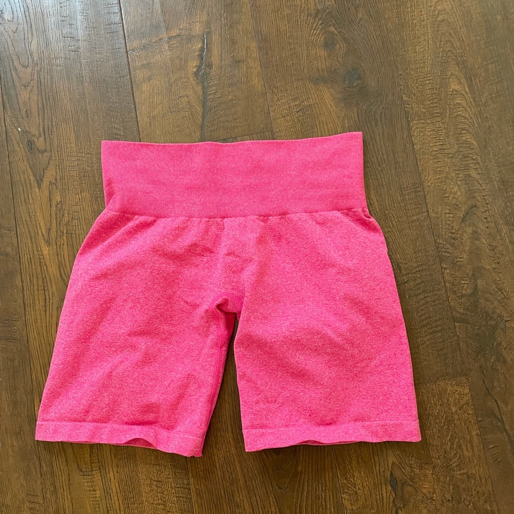 NWOT NVGTN shorts